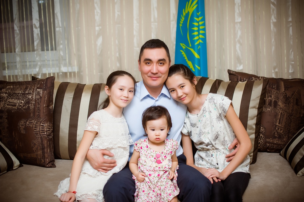 БАУРЖАН И ШНАР СЕЛЬТЕКЕЕВЫ