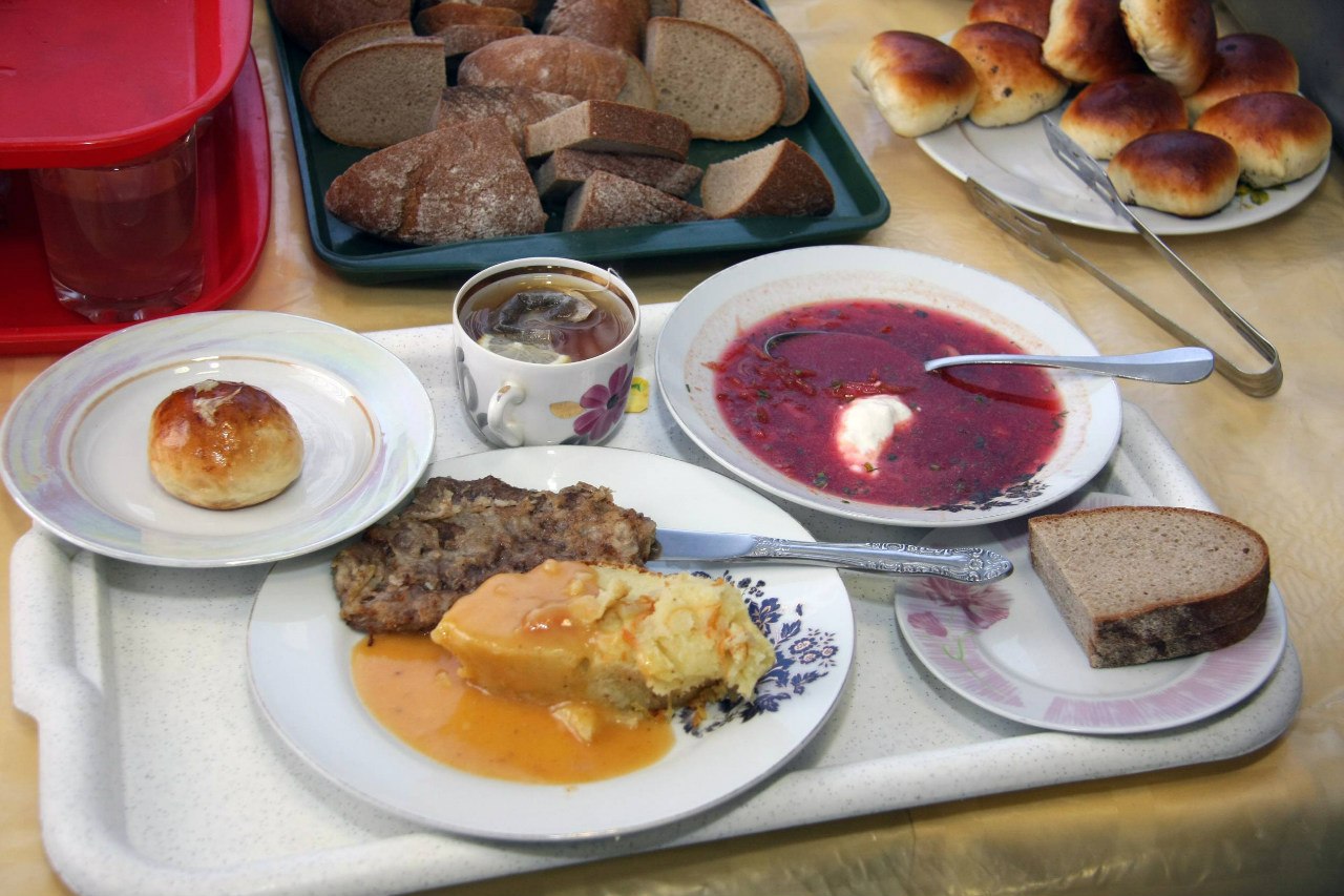 ШКОЛЬНЫЙ ОБЕД. КТО И ЧЕМ КОРМИТ ДЕТЕЙ В ШКОЛАХ КАЗАХСТАНА