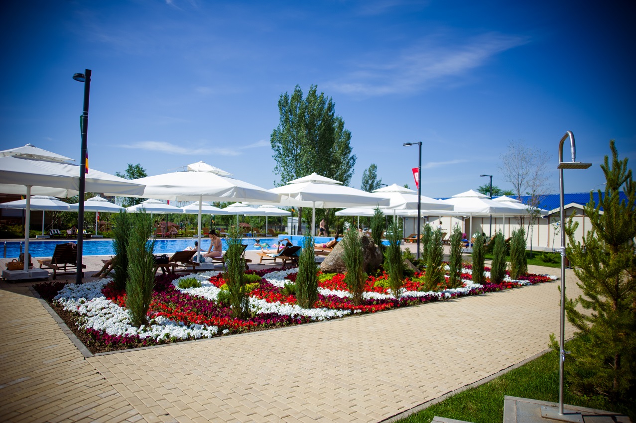 ОТКРЫТЫЙ БАССЕЙН В САМОМ ЦЕНТРЕ АСТАНЫ