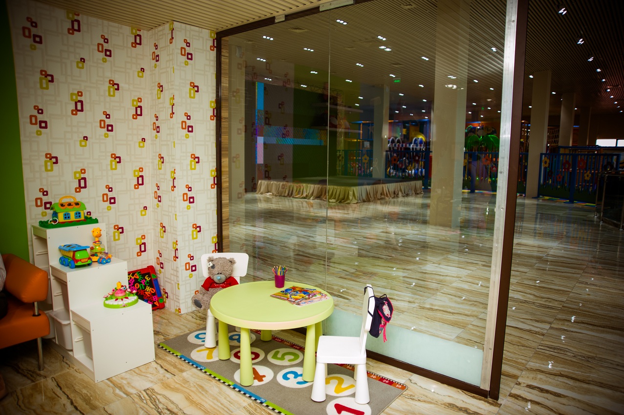 КАК ВСЕ УСТРОЕНО В ДЕТСКОЙ СТУДИИ КРАСОТЫ «АЙKIDS»