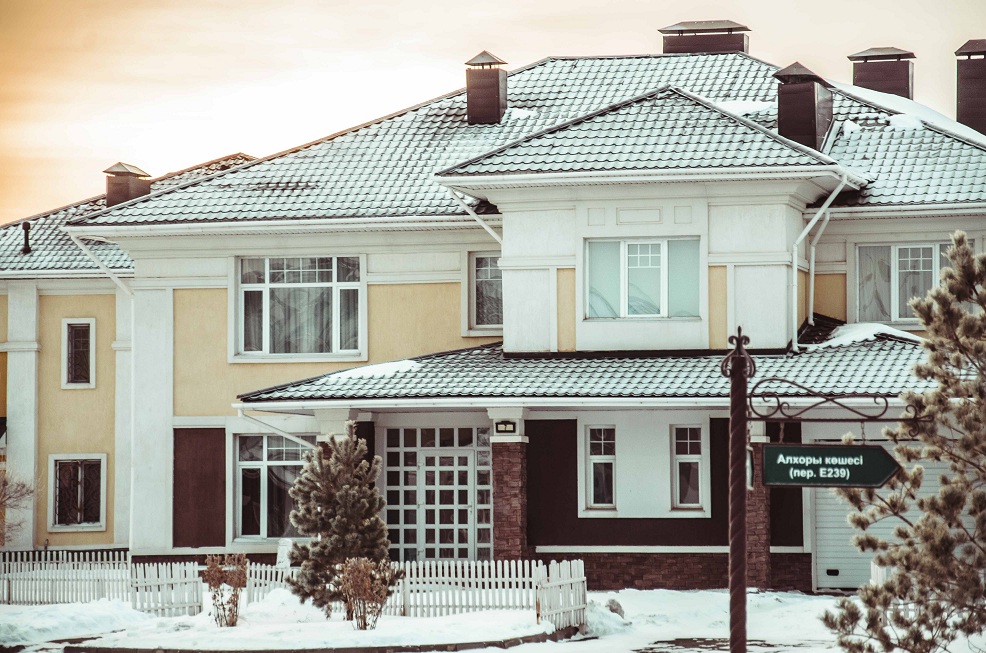 BI VILLAGE, FAMILY VILLAGE И ПОСЕЛОК ТЕЛЬМАН: АСТАНЧАНЕ, КОТОРЫЕ ВЫБРАЛИ ЖИЗНЬ ВДАЛИ ОТ ЦЕНТРА