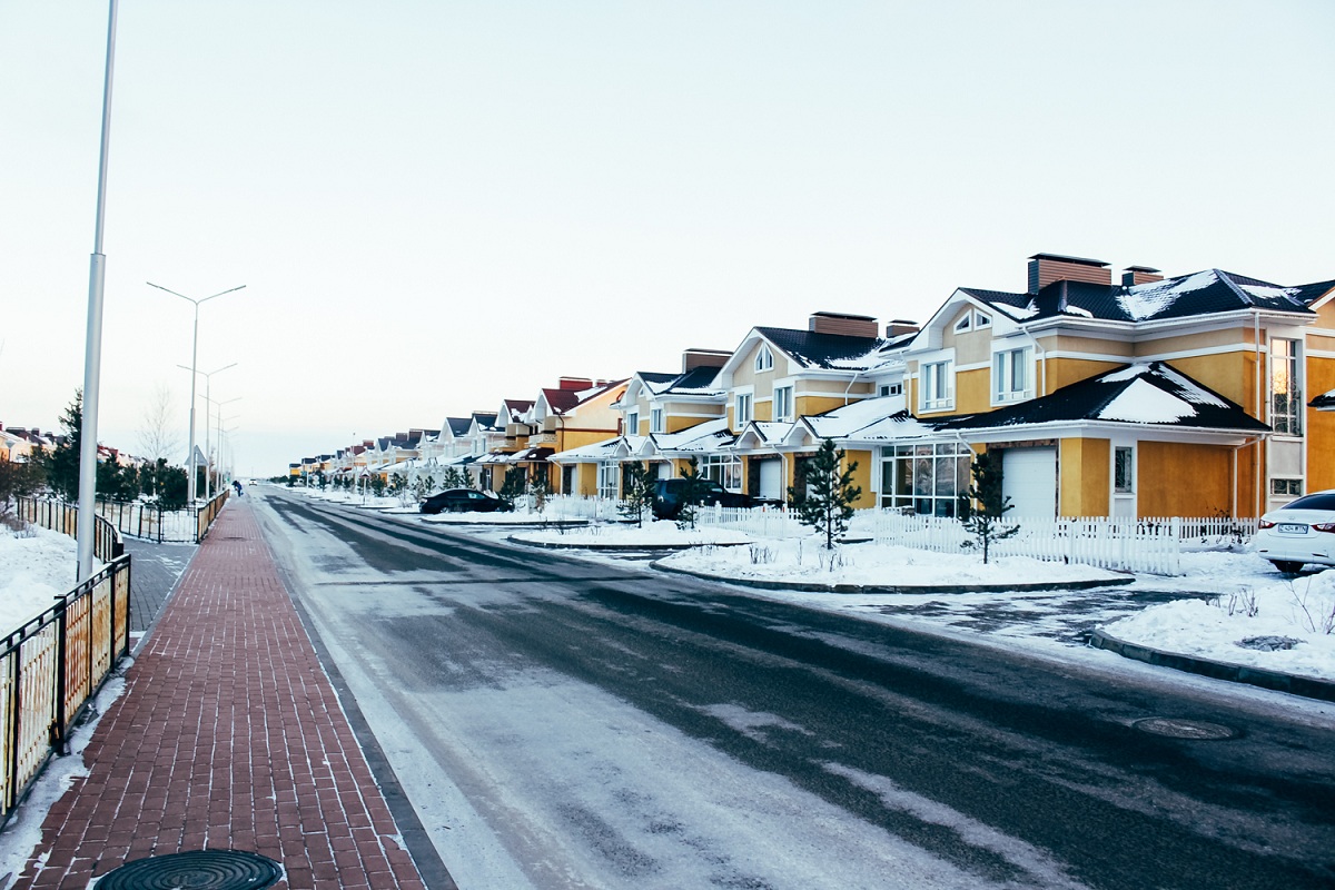 BI VILLAGE, FAMILY VILLAGE И ПОСЕЛОК ТЕЛЬМАН: АСТАНЧАНЕ, КОТОРЫЕ ВЫБРАЛИ ЖИЗНЬ ВДАЛИ ОТ ЦЕНТРА