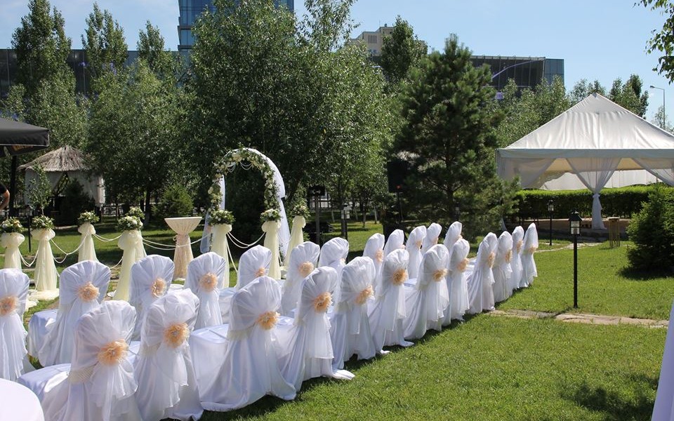11 ЛЕТНИХ ТЕРРАС В АСТАНЕ