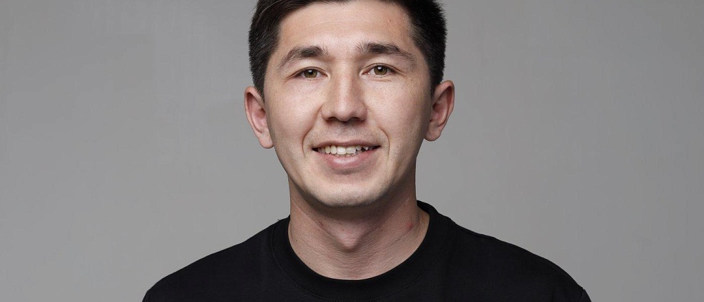 azhyrly-zh-mys-zhasasa-yz-zh-ne-tabys-a-kep-ld-bola-alasyz-d-l-tasbolatov-zheke-a-idattary-men-biznes-turaly