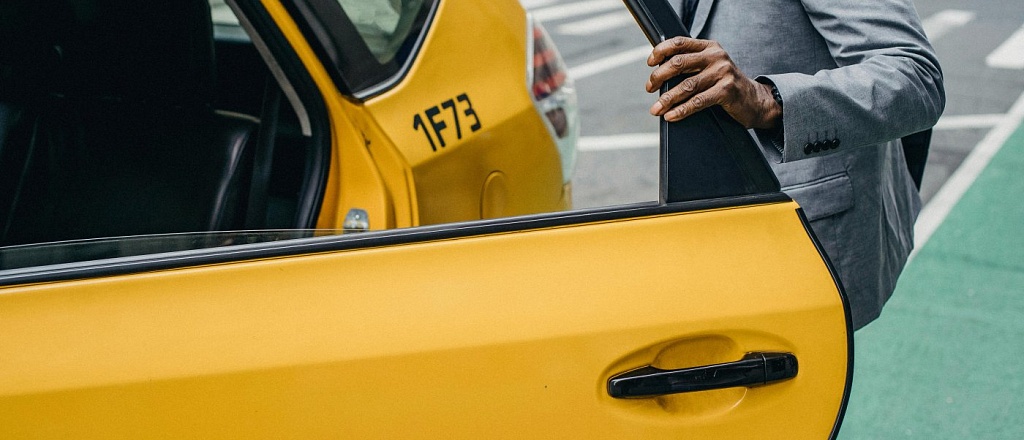 5-taxi-services-in-almaty-popular-apps-and-electric-taxi