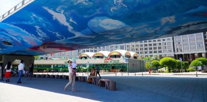 mural-kosmicheskaya-sreda-poyavilsya-v-stolice
