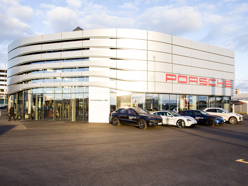 Porsche 1.jpg
