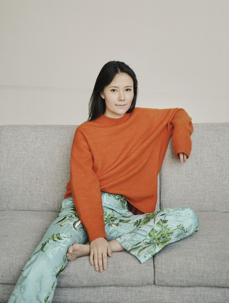 anita_akisheva anita_akisheva