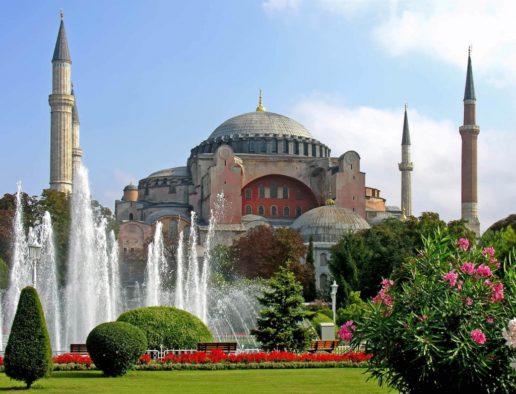 Hagia Sophia.jpg Hagia Sophia.jpg