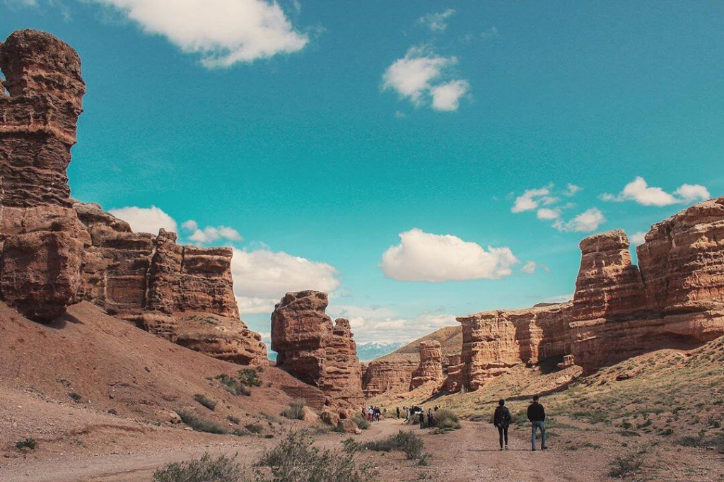 Charyn Canyon National Park (2).jpg Charyn Canyon National Park (2).jpg
