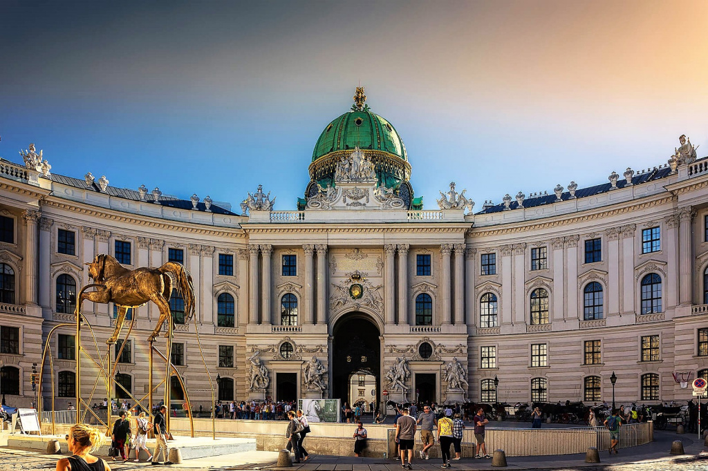 hofburg.jpg hofburg.jpg