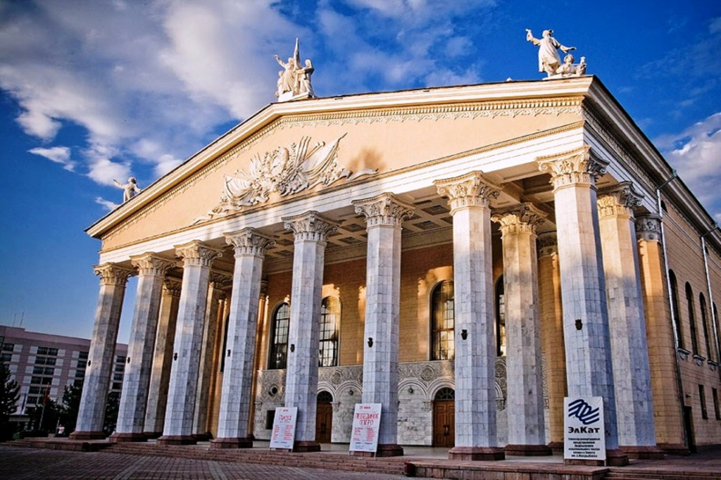 Opera_and_Ballet_Theater_of_Abdylas_Maldybayev.jpg Opera_and_Ballet_Theater_of_Abdylas_Maldybayev.jpg