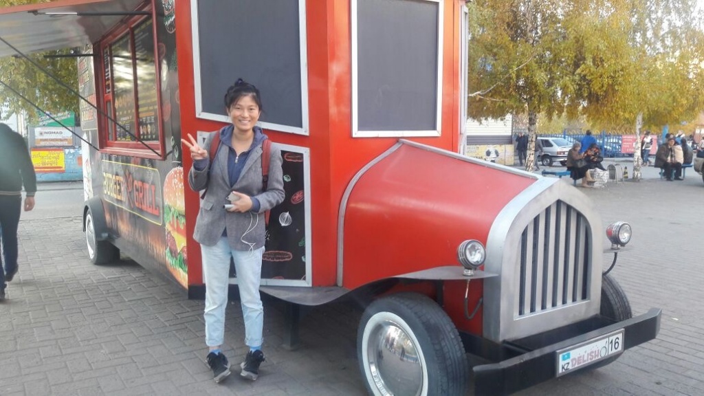 burger truck.JPG