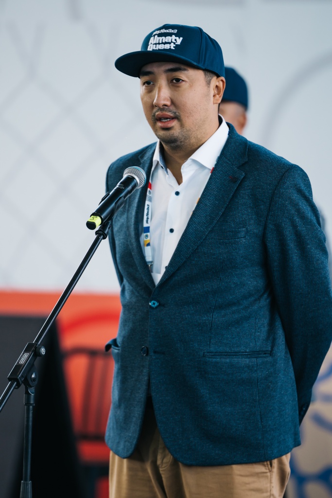 Алмаз Узаков