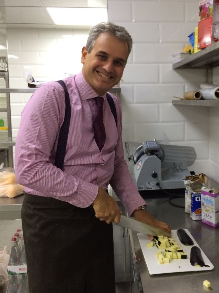 Ugo in cucina.jpg Ugo in cucina.jpg