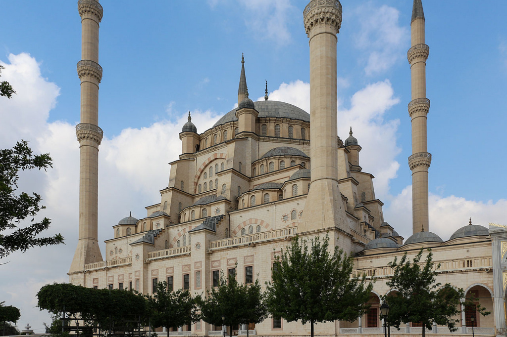 Sabancı_Merkez_Camii.jpg Sabancı_Merkez_Camii.jpg