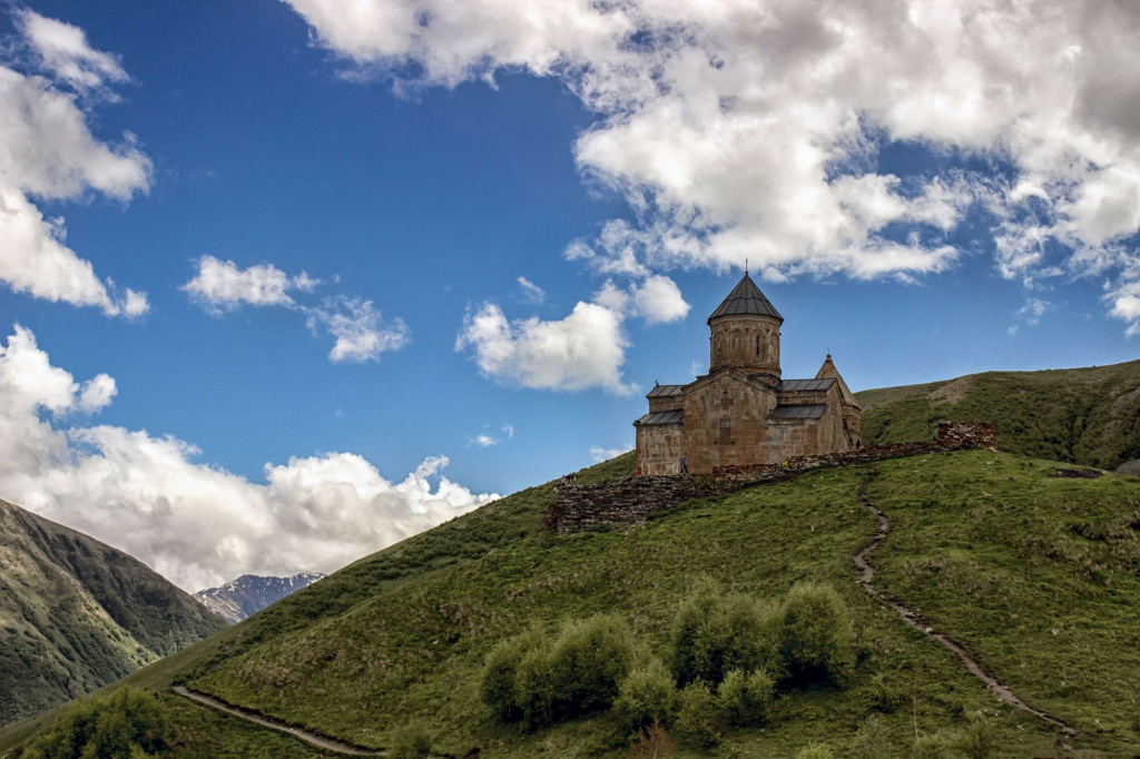 Gergeti Church.jpg Gergeti Church.jpg