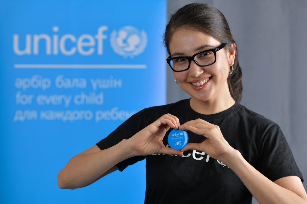Зарина unicef3.jpg Зарина unicef3.jpg