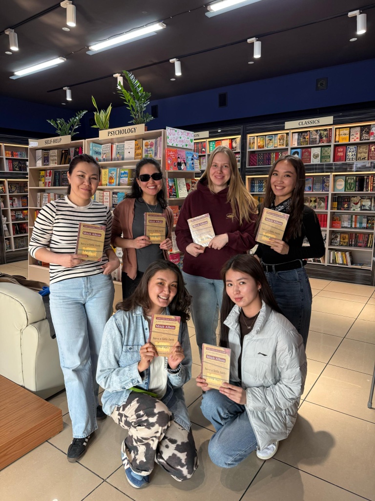 IQ bookstore IQ bookclub Бишкек