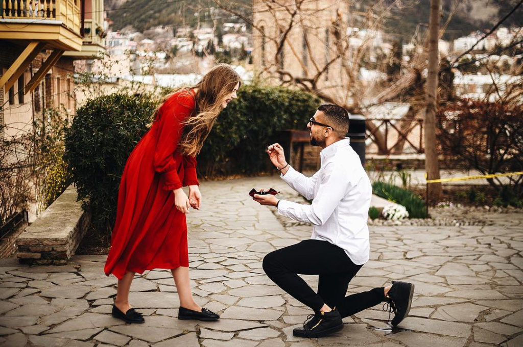 Colorful photo projects of couples and families from Georgia, Kazakhstan and Armenia