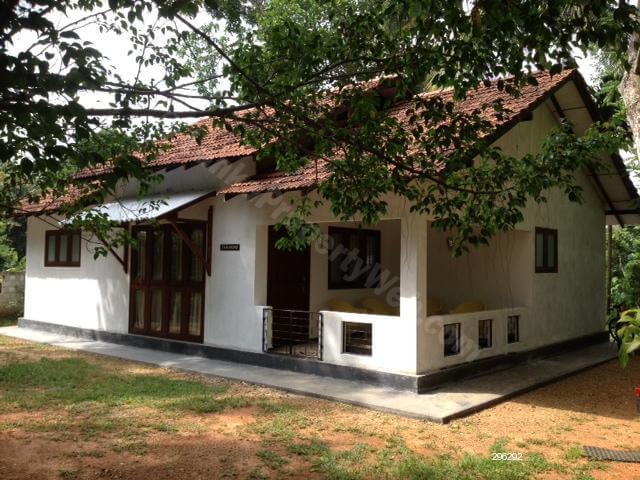 House in Pinkanda Junction.jpg House in Pinkanda Junction.jpg