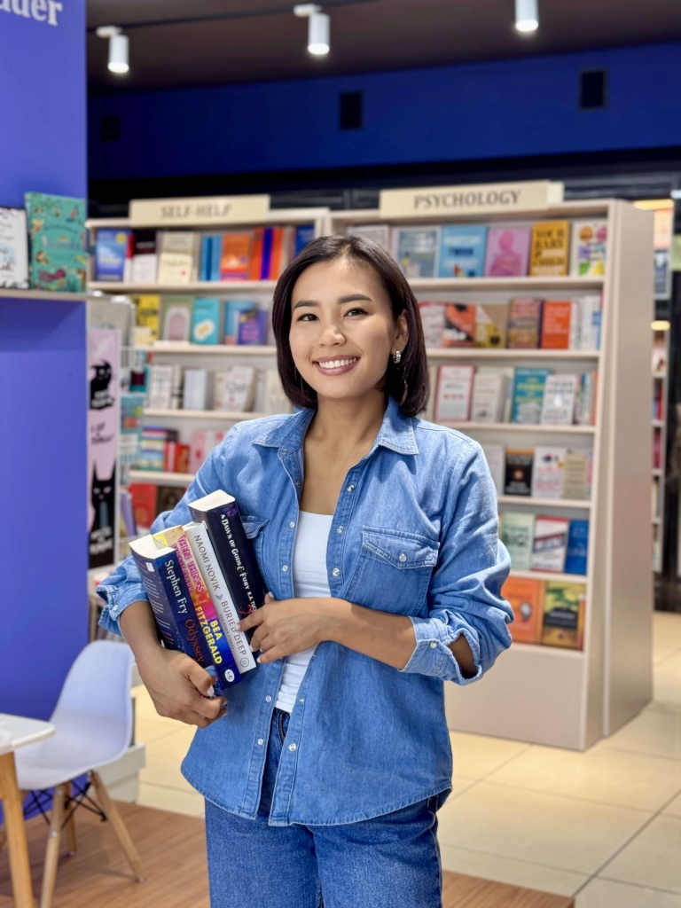 IQ bookstore Айдай Максатбекова IQ bookstore