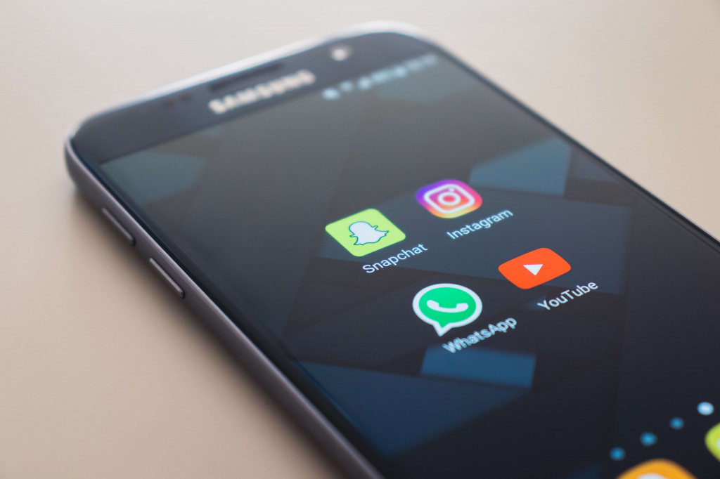 smartphone.jpg smartphone.jpg
