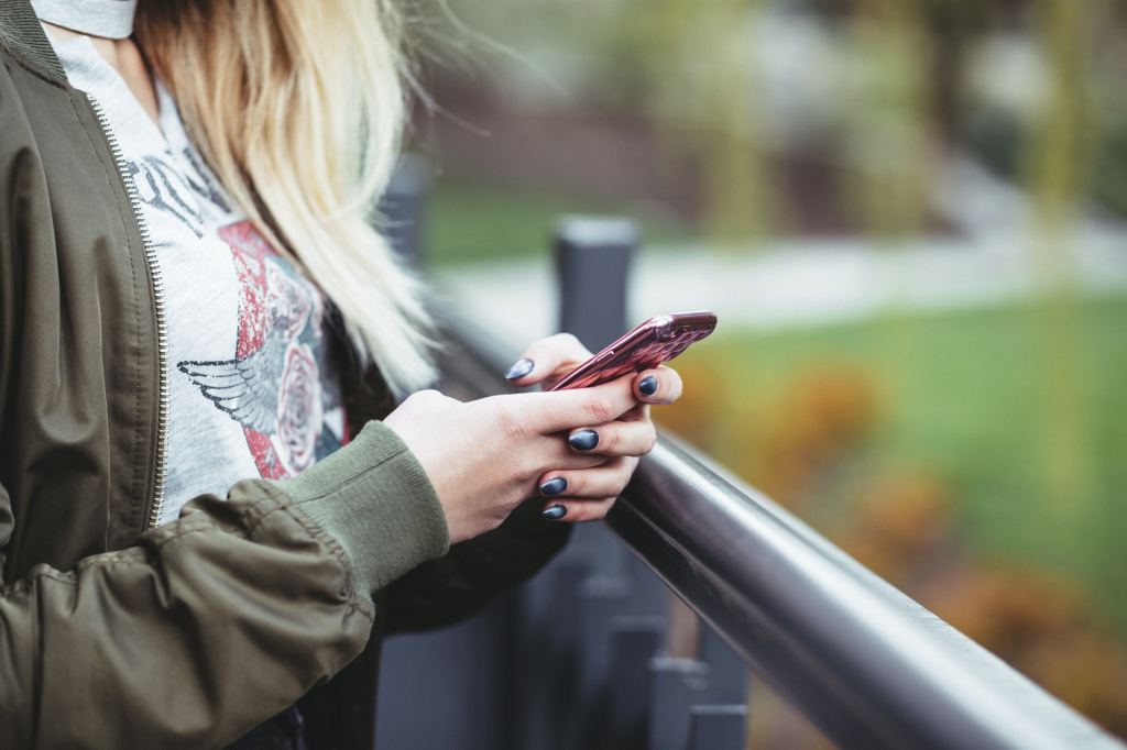 Telegram freestocks-m7zKB91brGo-unsplash.jpg