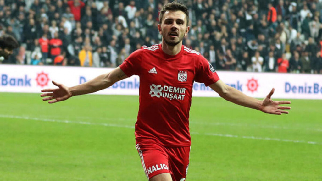 Emre Kılınç.jpg Emre Kılınç.jpg