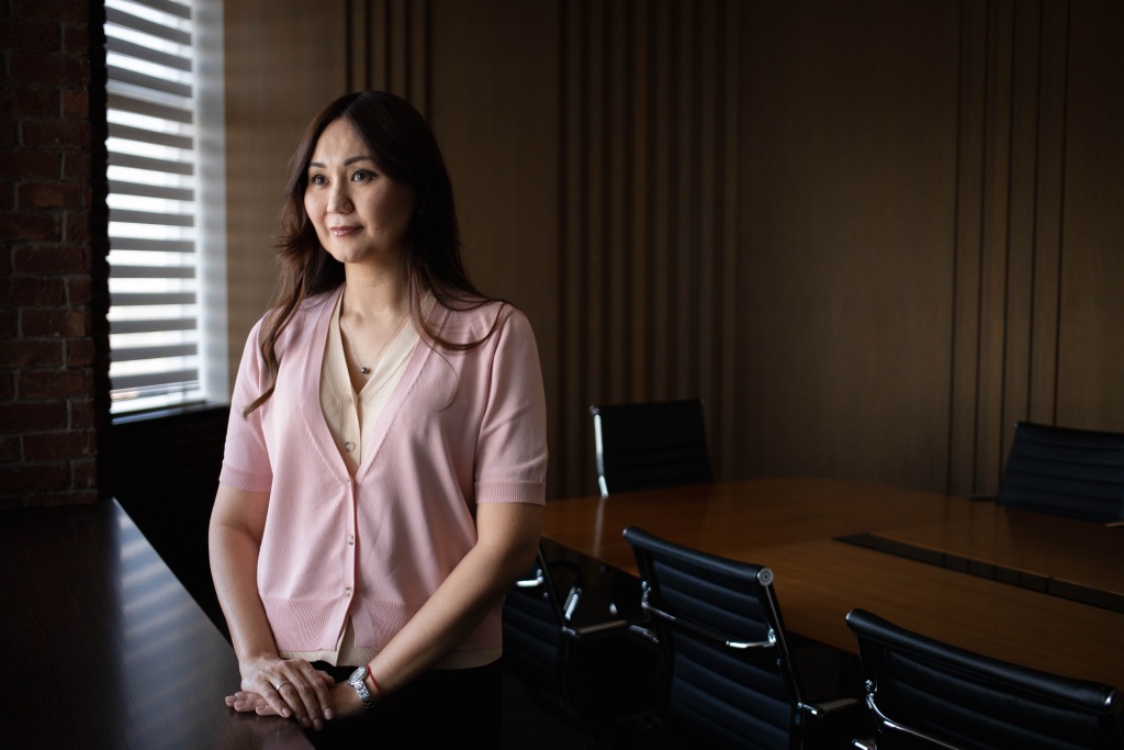 dinara Директор Kcell