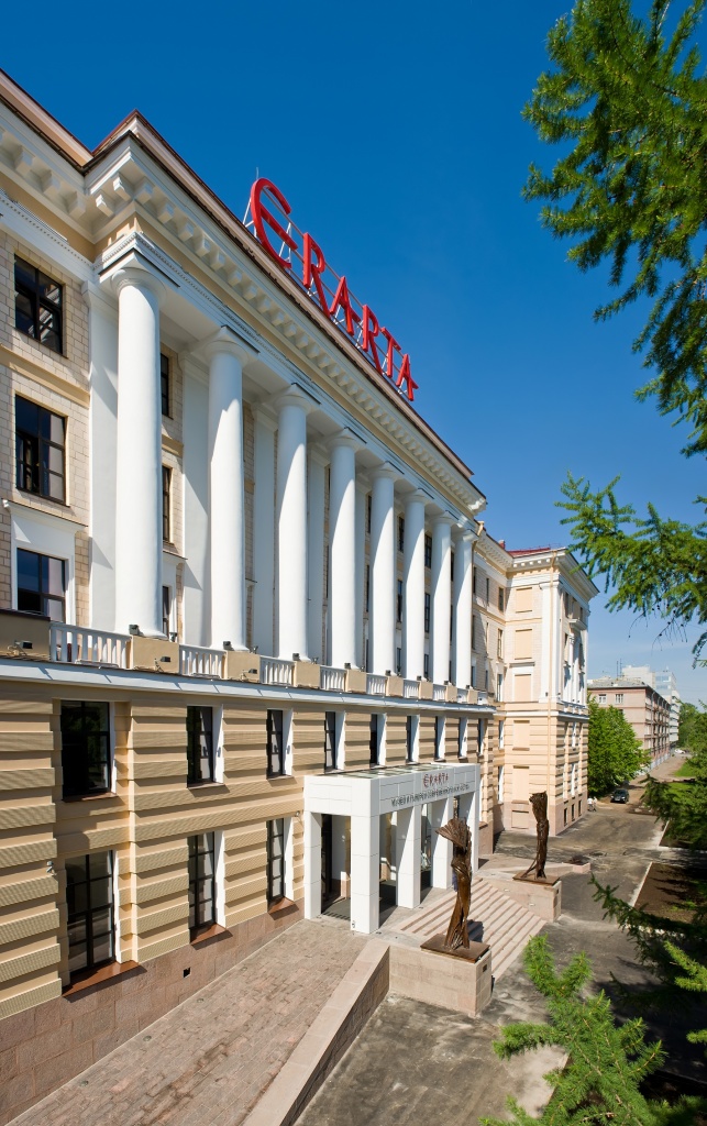 фасад Эрарты. Весна.jpg