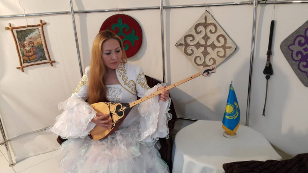 Nurgul1 (1).jpg Nurgul1 (1).jpg