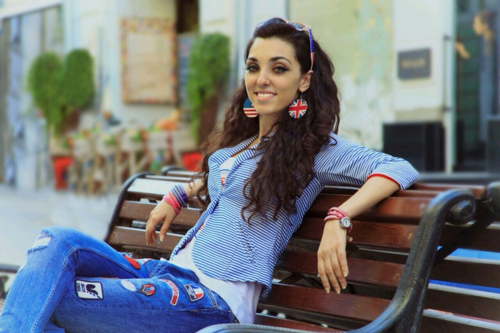 elena (2).jpg elena (2).jpg