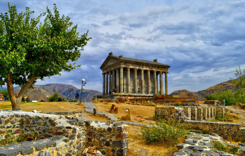 Garni.jpg Garni.jpg