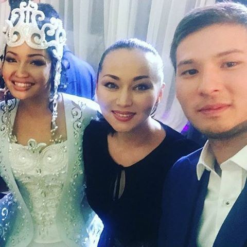 Аша Матай и Баян Есентаева.jpg Аша Матай и Баян Есентаева.jpg