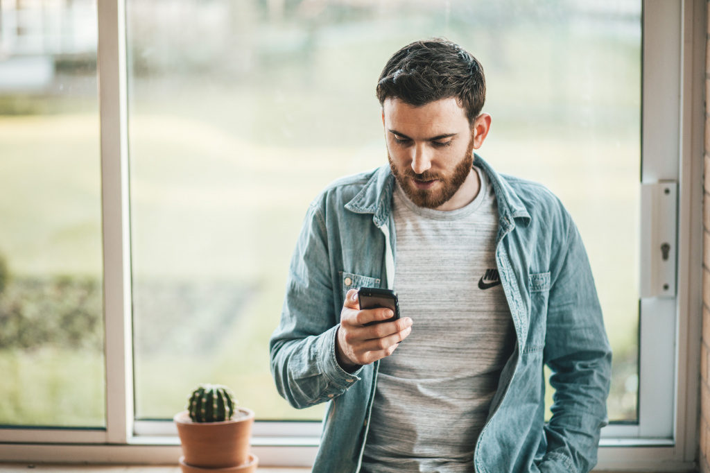 Finances thom-holmes-J2e34-1CVVs-unsplash.jpg