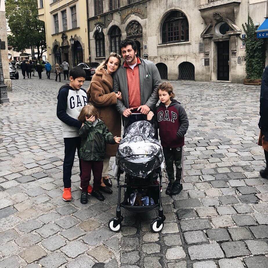 Кахабер Каладзе и Ануки Арешидзе.jpg Кахабер Каладзе и Ануки Арешидзе.jpg