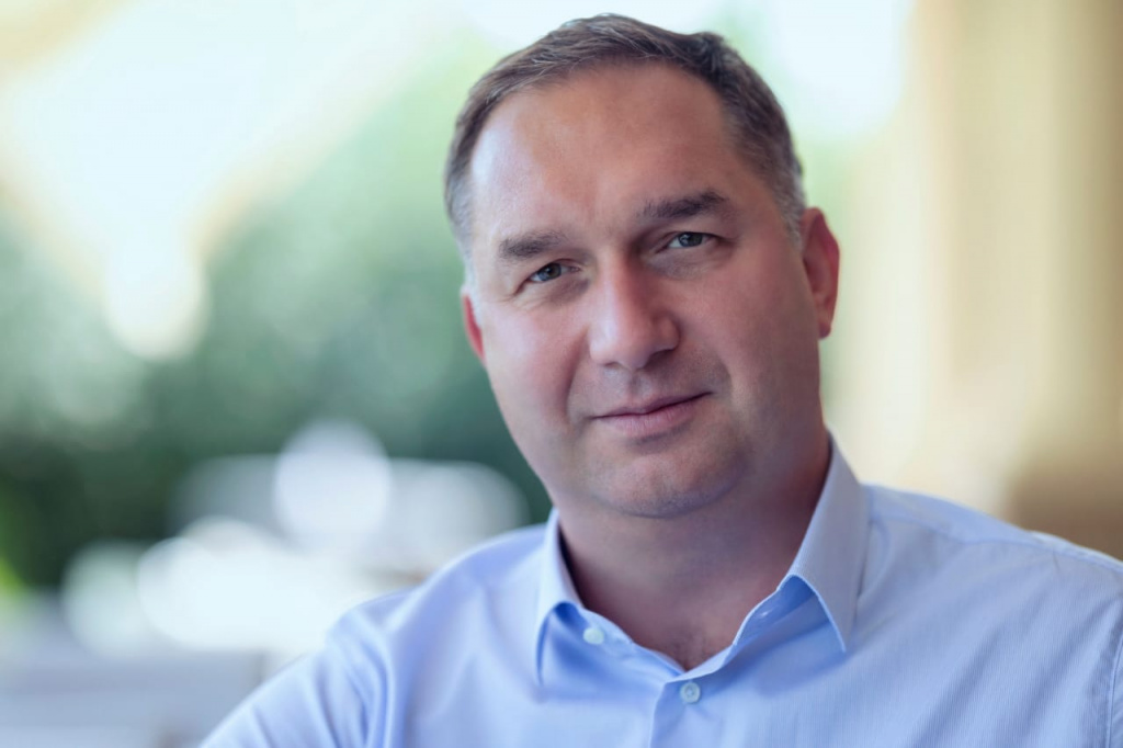 Валентин Морозов, город — Алматы, председатель Правления Евразийского банка 