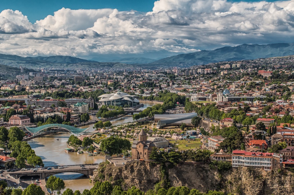 Тбилиси giorgi-gvilava-ZTTjG9CS0c0-unsplash (1).jpg