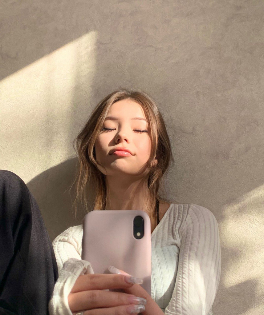 Дорамы, аниме и казахский контент: подростки о том, какие сериалы выбирают и что они им дают