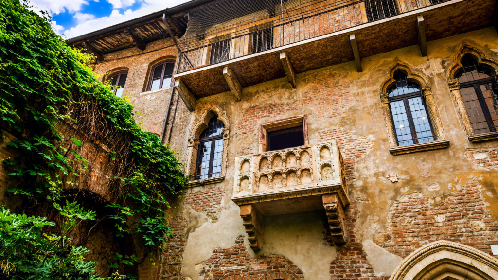 balcony-of-Juliets.jpg balcony-of-Juliets.jpg