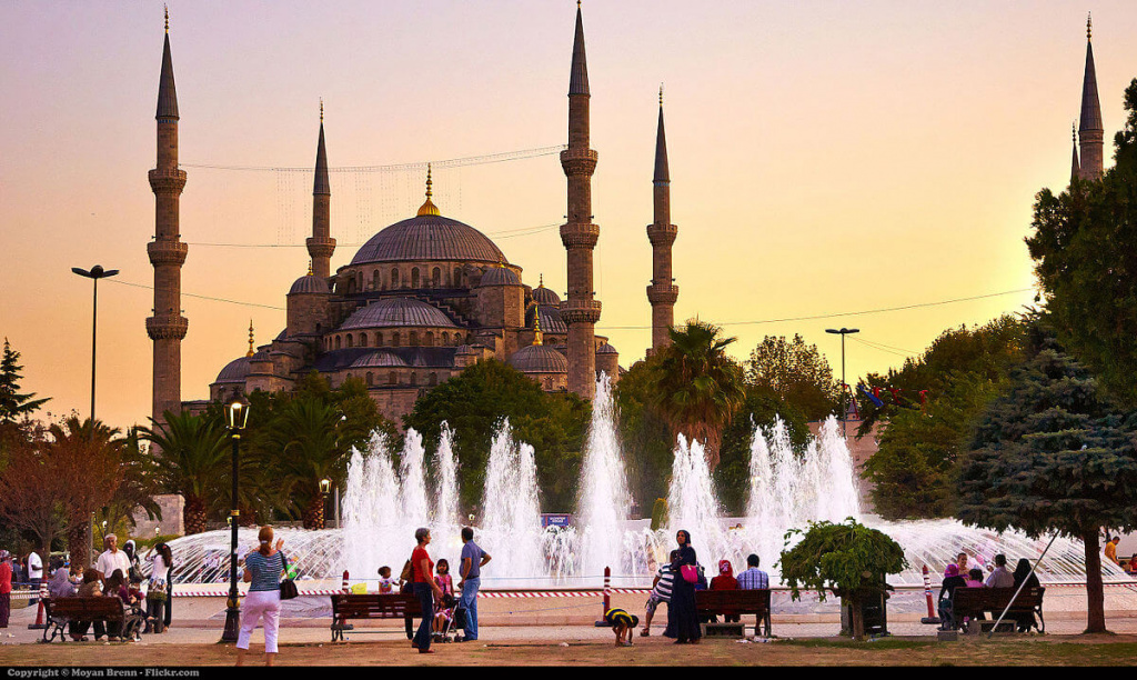Sultan Ahmed Mosque.jpg Sultan Ahmed Mosque.jpg