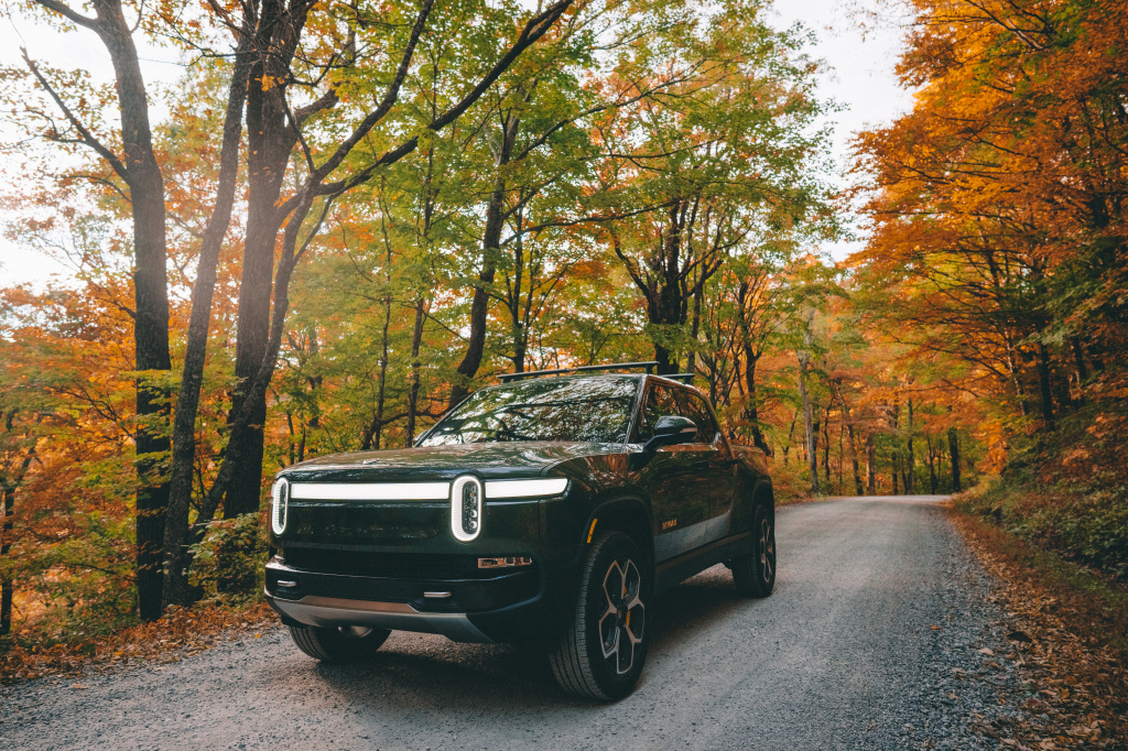 Rivian R1T wes-hicks-ZlsdPyEcPcU-unsplash.jpg