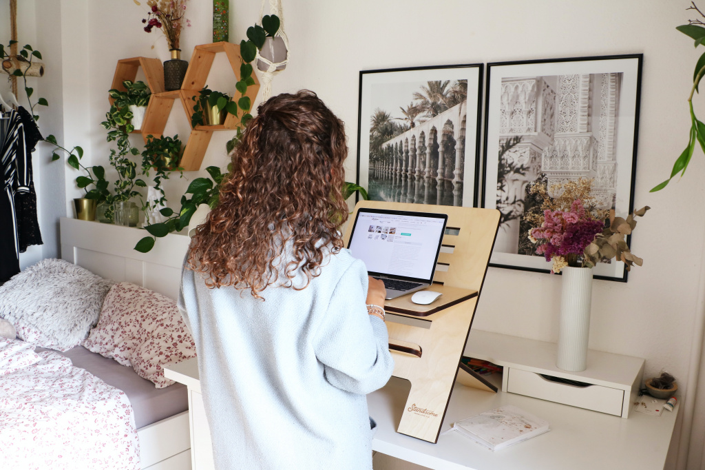 standsome-worklifestyle-pMl6deh3njo-unsplash.jpg standsome-worklifestyle-pMl6deh3njo-unsplash.jpg