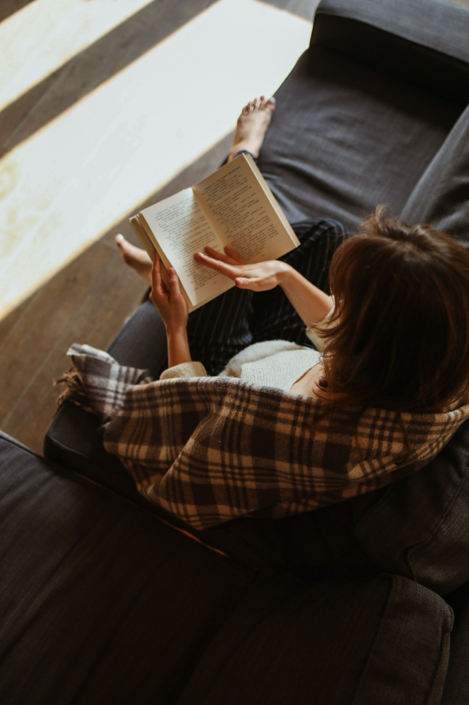 Science and literature: 8 useful and interesting books that will tell more about Uzbekistan pexels-polina-tankilevitch-5418608.jpg
