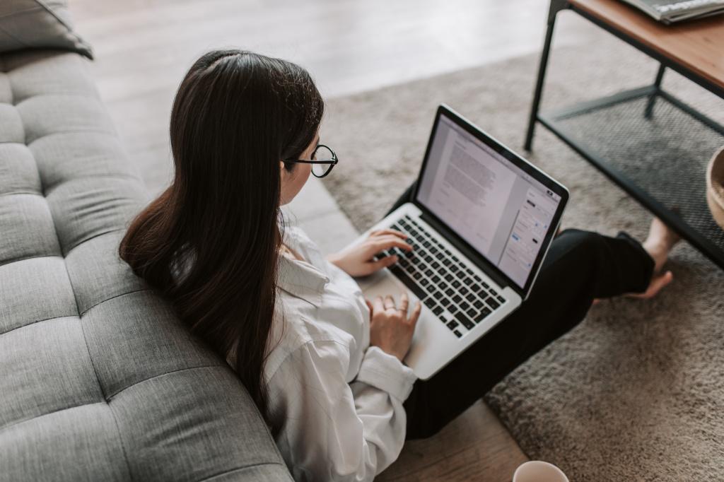 Copywriter pexels-vlada-karpovich-4050290.jpg