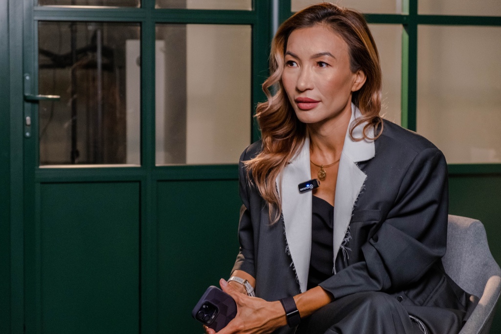 businesswoman businesswoman