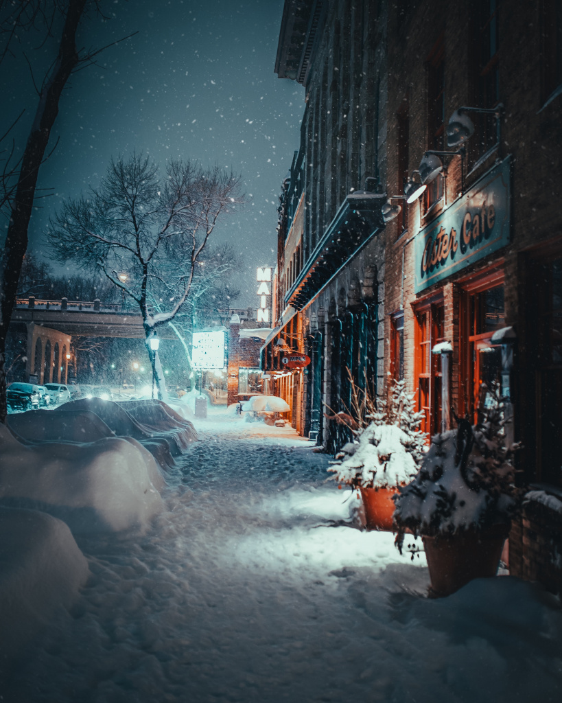 Winter josh-hild-_TuI8tZHlk4-unsplash.jpg