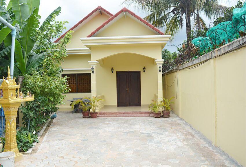 House in Siem Reap — Slor Kram.jpg House in Siem Reap — Slor Kram.jpg
