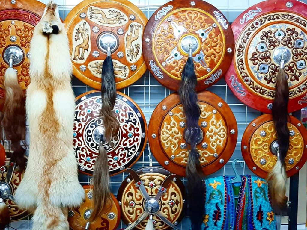 Qazaq syilyk.jpg Qazaq syilyk.jpg